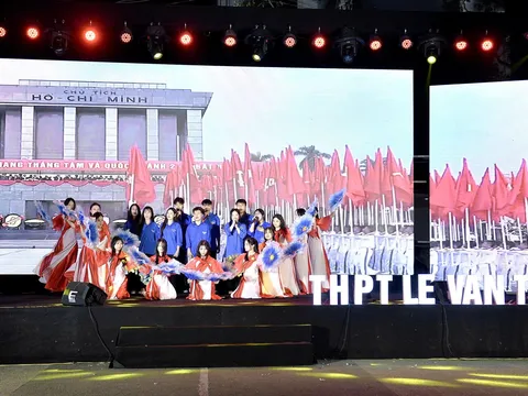 Trường THPT Lê Văn Thiêm: Nơi thanh xuân rực rỡ dưới ánh sáng "Together We Shine"