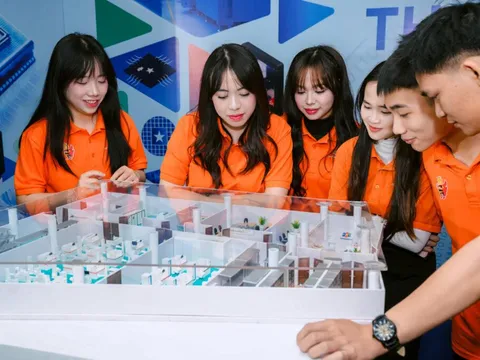 Ngành bán dẫn - Từ giảng đường đến nhà máy