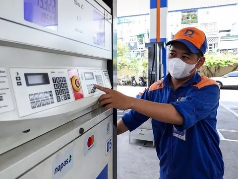 Giá xăng dầu tối 16/4 về mốc mới cực rẻ, Yamaha ra mắt ‘ác mộng’ của Honda Vision giá 18 triệu đồng