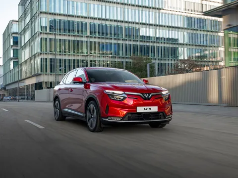 Khách Việt chọn VinFast VF 8: Cùng trải nghiệm, xe xăng phải bù thêm hơn 300 triệu đồng