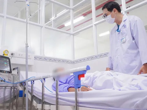 Người đàn ông 38 tuổi thoát liệt nhờ đến viện trong ‘giờ vàng’ đột quỵ