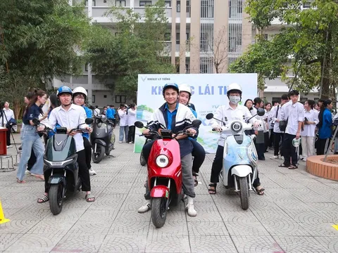 Cả nhà bỏ xe xăng, chuyển sang xe máy điện VinFast: Từ đi học, đi làm đến chạy dịch vụ đều có lời giải