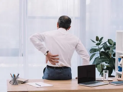 Ngồi làm việc 8 tiếng mỗi ngày có làm tinh trùng yếu?