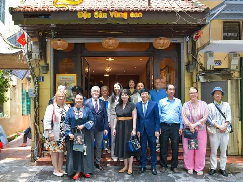 Ngoại giao được vun đắp từ những cánh đồng, giảng đường và bản sắc văn hóa