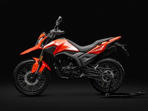 ‘Vua côn tay’ 249cc mới của Ý ra mắt với giá 51 triệu đồng rẻ ngang Yamaha Exciter, trang bị ‘đỉnh’ hơn Honda Winner R