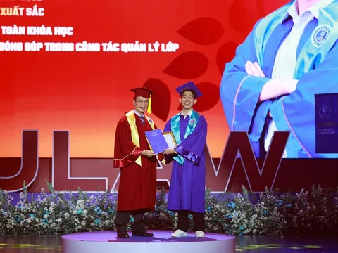 ULAW vinh danh 1.748 tân khoa, trao gần 792 triệu đồng khen thưởng