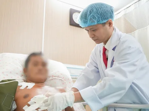 Người đàn ông vỡ gan, tràn máu màng phổi sau cú ngã từ độ cao 3m