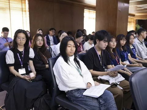 AI đặt ra yêu cầu mới trong sử dụng và quản trị ngôn ngữ số