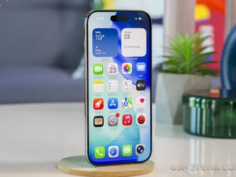 Giá xăng dầu hôm nay tối 24/9: Xăng E10 hơn 27.000 đồng/lít, dầu vượt 30.000 đồng, iPhone Air sập sàn
