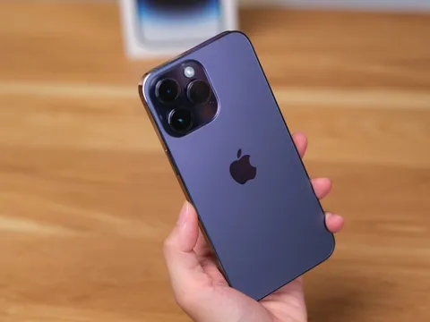 Giá xăng hôm nay 26/9: Xăng E5, E10 trên dưới 27.000 đồng, gần đỉnh hơn đáy, iPhone 14 Pro Max có nên mua?
