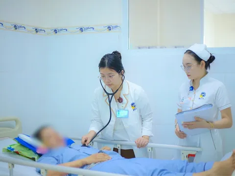 Cô gái 33 tuổi rối loạn nhịp tim sau khi bị sét đánh