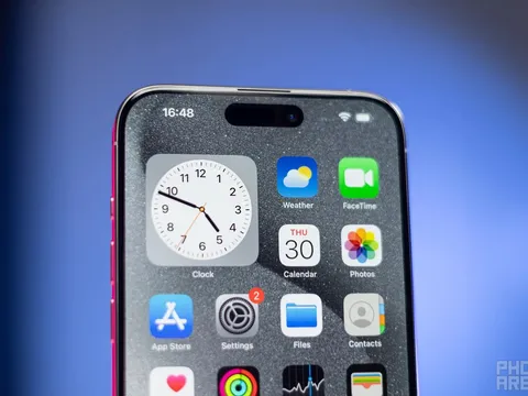 Giá xăng dầu hôm nay tối 29/9: Xăng E10 tăng gần 5.000 đồng/lít trong tháng 9, iPhone 15 Pro Max vua Titan giá rẻ