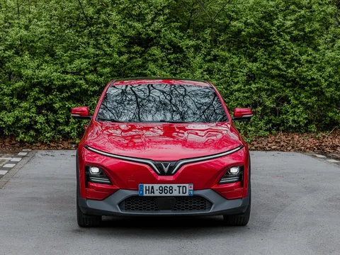 ‘Vì tương lai xanh’ ưu đãi 9%: Gia đình đổi xe xăng có thêm lý do chọn VF 6