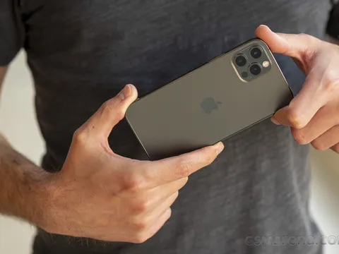 iPhone khung thép phẳng với camera 3 mắt rẻ nhất Việt Nam là đây, đẹp hơn iPhone 18 Pro, ăn đứt iPhone 17e