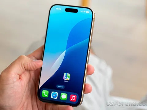 Giá xăng hôm nay 7/10, xăng E5, E10 chưa quá xa đáy 18.000 đồng, iPhone 16 rẻ có nên mua?