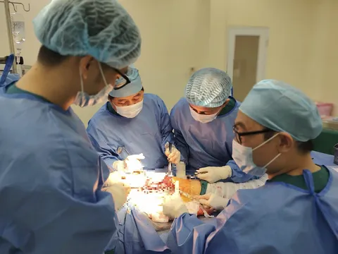Cụ bà 100 tuổi phục hồi vận động sau gãy xương đùi