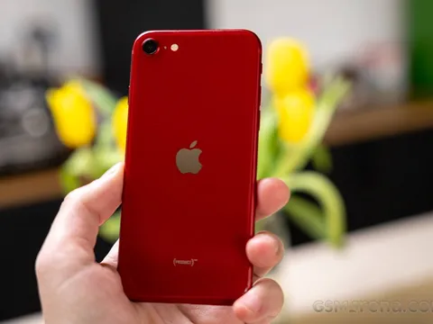 Đây là iPhone 5G rẻ nhất Việt Nam ngang tầm iPhone 13 Pro Max, chụp ảnh không thua iPhone 17e