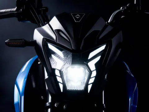 ‘Vua côn tay’ mới đã về đại lý: Thiết kế khác hẳn Yamaha Exciter, động cơ 170cc mạnh mẽ hơn Honda Winner R, giá hấp dẫn