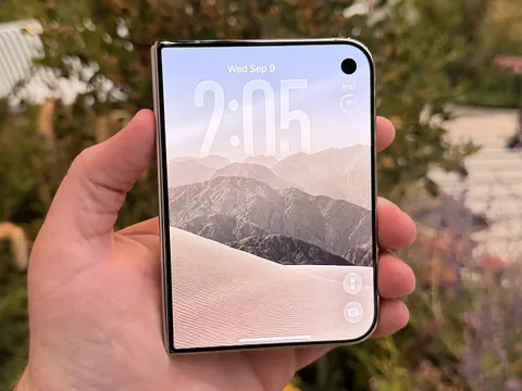 Người chờ mua iPhone Duo bất ngờ đón tin vui lớn trước giờ G