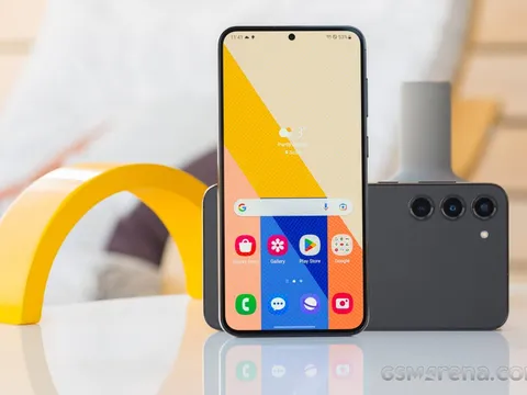 Galaxy S23 Plus còn hơn 8 triệu, rẻ bằng nữa iPhone 17e màn lớn, camera xịn ăn đứt