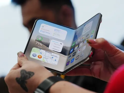 Hé lộ bí mật giấu trong bản lề giúp iPhone Duo mỏng nhưng mạnh hơn 35%