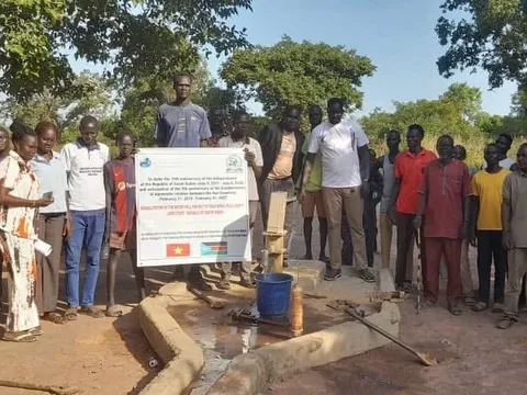 Nam sinh 14 tuổi mang nguồn sống và “câu chuyện Việt Nam” đến những bản làng Nam Sudan xa xôi 