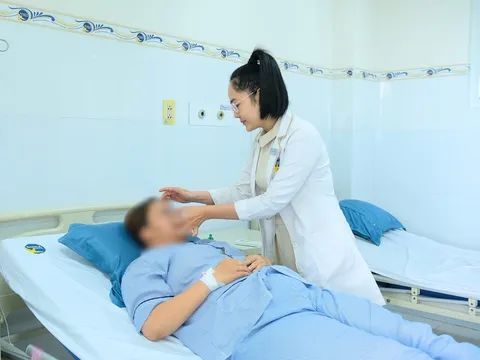 Đau đầu nhiều tháng, cô gái phát hiện nấm trong xoang hàm