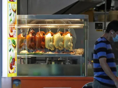 Mạnh vì gạo, bạo vì tiền: Singapore giải quyết chóng vánh cuộc "khủng hoảng cơm gà" khi vừa nhen nhóm nhưng thế giới khó có "may mắn" ấy