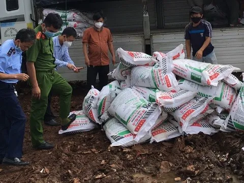 Phân bón sản xuất theo "công nghệ cuốc xẻng" vẫn làm loạn thị trường