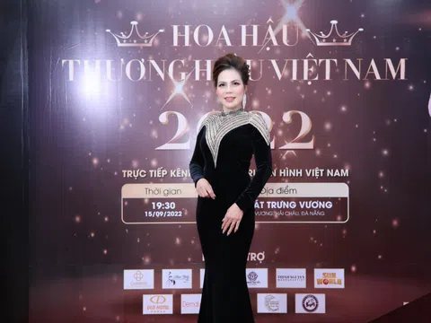 NTK Bích Thủy mang đến sự thanh lịch cho dàn thí sinh trong đêm chung kết cuộc thi Hoa hậu Thương hiệu Việt Nam 2022