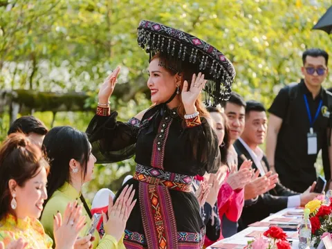 Mãn nhãn với màn chào sân trình diễn thời trang của thí sinh Hoa hậu Doanh nhân Việt Nam 2024