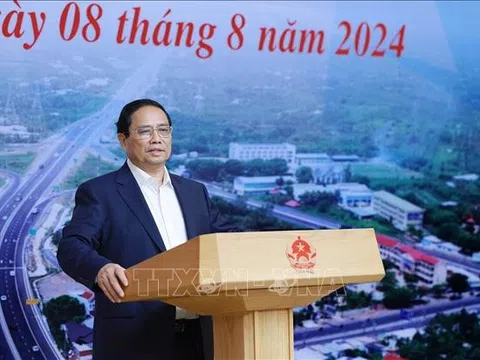 Thủ tướng: Thực hiện các giải pháp, tiếp tục tháo gỡ khó khăn, vướng mắc, thúc đẩy tiến độ các công trình, dự án trọng điểm ngành giao thông
