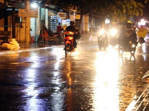 Nhiều khu vực trên cả nước có mưa rào và dông