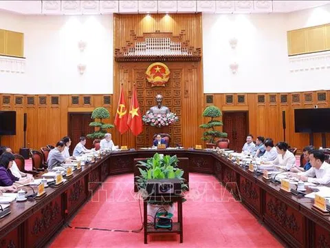Thủ tướng: Tìm ra điểm đột phá cho công tác chăm sóc sức khoẻ nhân dân, phát triển nhân lực chất lượng cao và nhân tài công nghệ