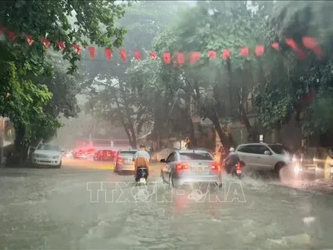 Đề phòng thời tiết nguy hiểm trên đất liền và biển
