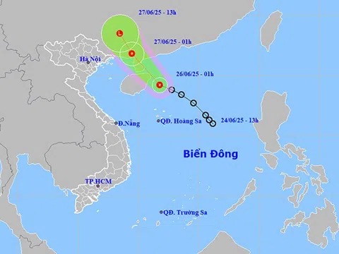 Áp thấp nhiệt đới trên Biển Đông gây mưa lớn diện rộng
