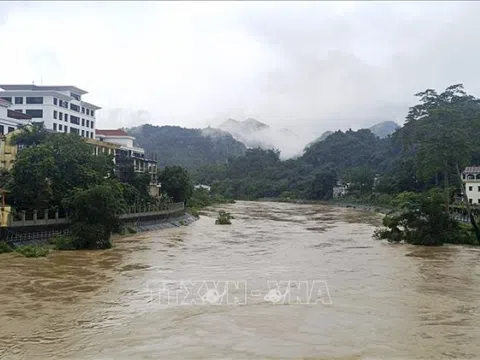 Mưa lớn kéo dài tại Bắc Bộ, cảnh báo nguy cơ ngập úng và lũ quét