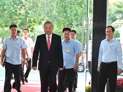 Công bố nghị quyết, quyết định sáp nhập đơn vị hành chính, chỉ định nhân sự trên cả nước