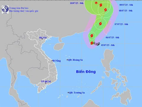 Biển Đông xuất hiện bão mạnh