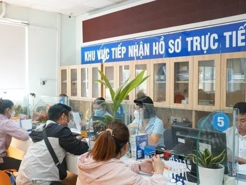 Cách tính lương hưu khác nhau giữa khu vực công và khối doanh nghiệp?