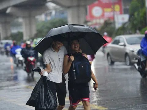 Mưa lớn cục bộ nhiều khu vực trên cả nước