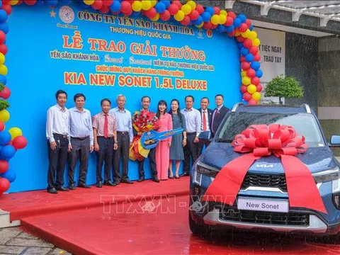 Yến sào Khánh Hòa trao phần thưởng tri ân khách hàng