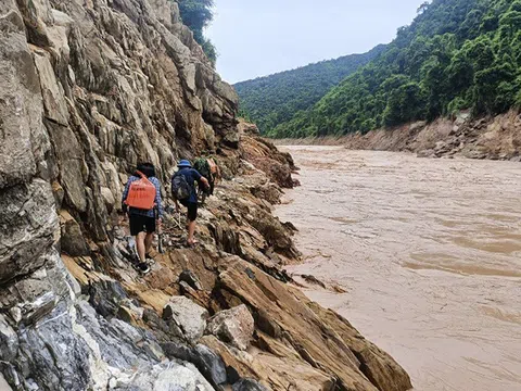 Trung Bộ mưa lớn, cảnh báo nguy cơ lũ quét, sạt lở đất và ngập úng