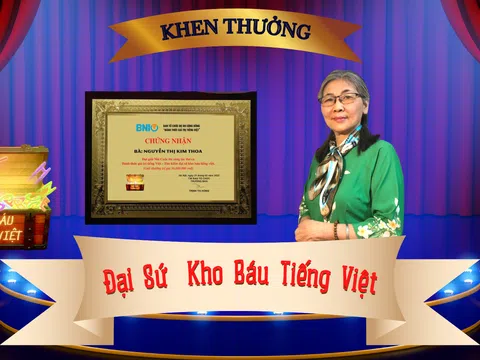 Đại sứ Kho báu Tiếng Việt Nguyễn Thị Kim Thoa, sau chung kết Cuộc thi Sáng tác Thơ ca - Đánh thức Giá trị Tiếng Việt.
