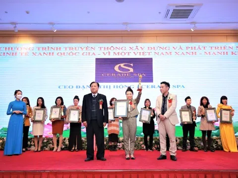 CEO Đặng Thị Hồng - CERABE SPA được vinh danh thương hiệu Vì Sức khỏe - Sắc đẹp Việt Nam