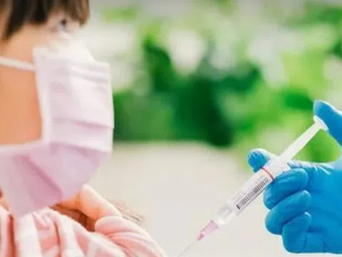 Việt Nam đang nghiên cứu tiêm mũi 4 vaccine COVID-19