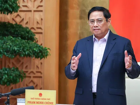 Nghiên cứu sửa quy định về tiêm vaccine, quyết liệt thúc đẩy đầu tư công, phục hồi và phát triển KTXH