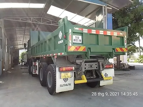 Vụ xe tải đè nát xe con: Thông tin bất ngờ từ đăng kiểm