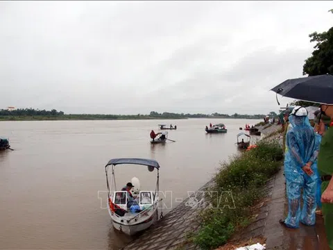 Tìm thấy thi thể 3 bé gái trong vụ 4 người mất tích trên sông ở Nam Định