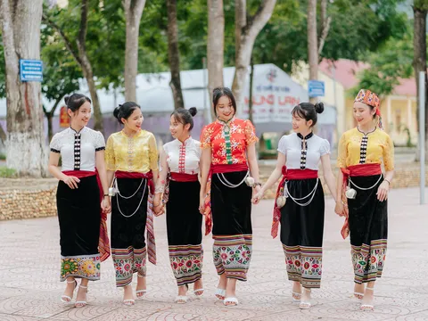 Người phụ nữ Thái Nghệ An với trang phục truyền thống